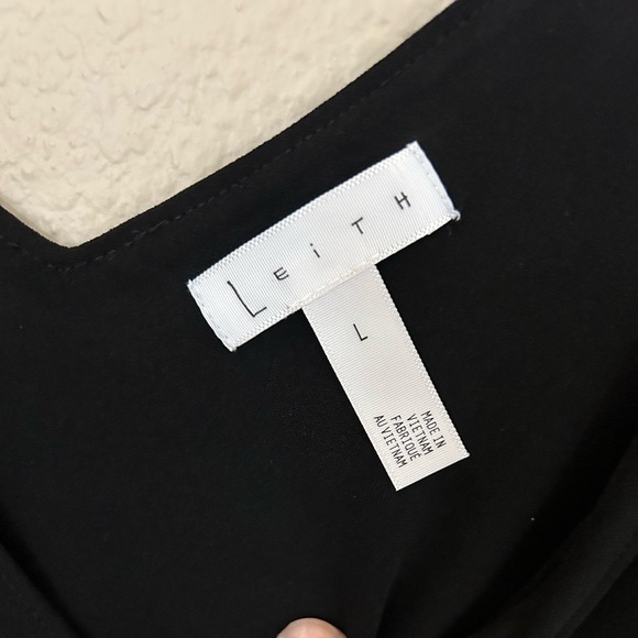 LEITH double V sleeveless thong bodysuit - size Large - Picture 4 of 4